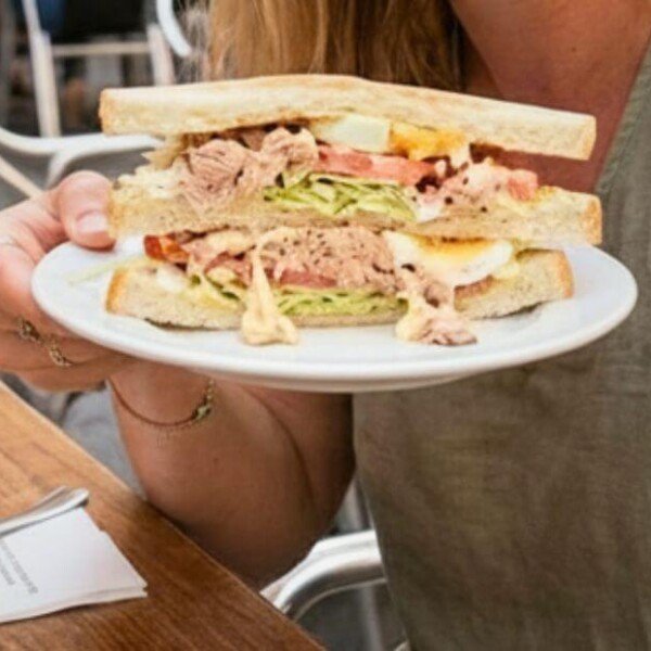 Una turista pide un “sándwich vegetal”… y no da crédito a lo que le sirven
