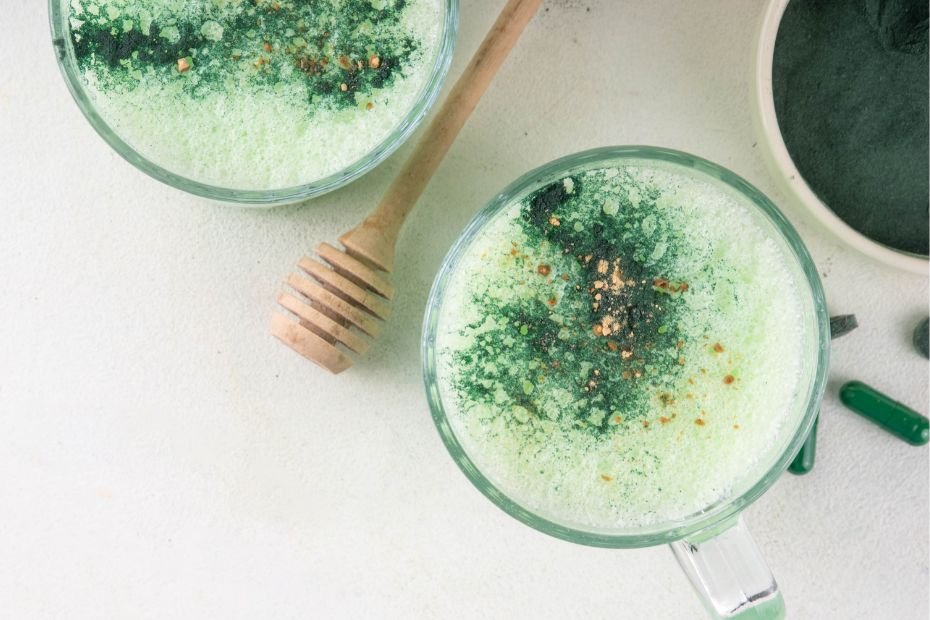 Zumo con alga espirulina